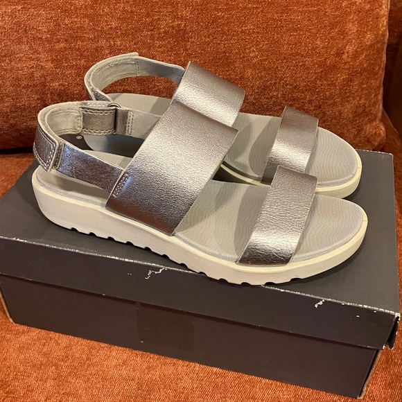 Ecco Freja Classic Women's EU 37 US 6 Sandals SILVER Double Strap Shoes Sandal - Picture 1 of 10